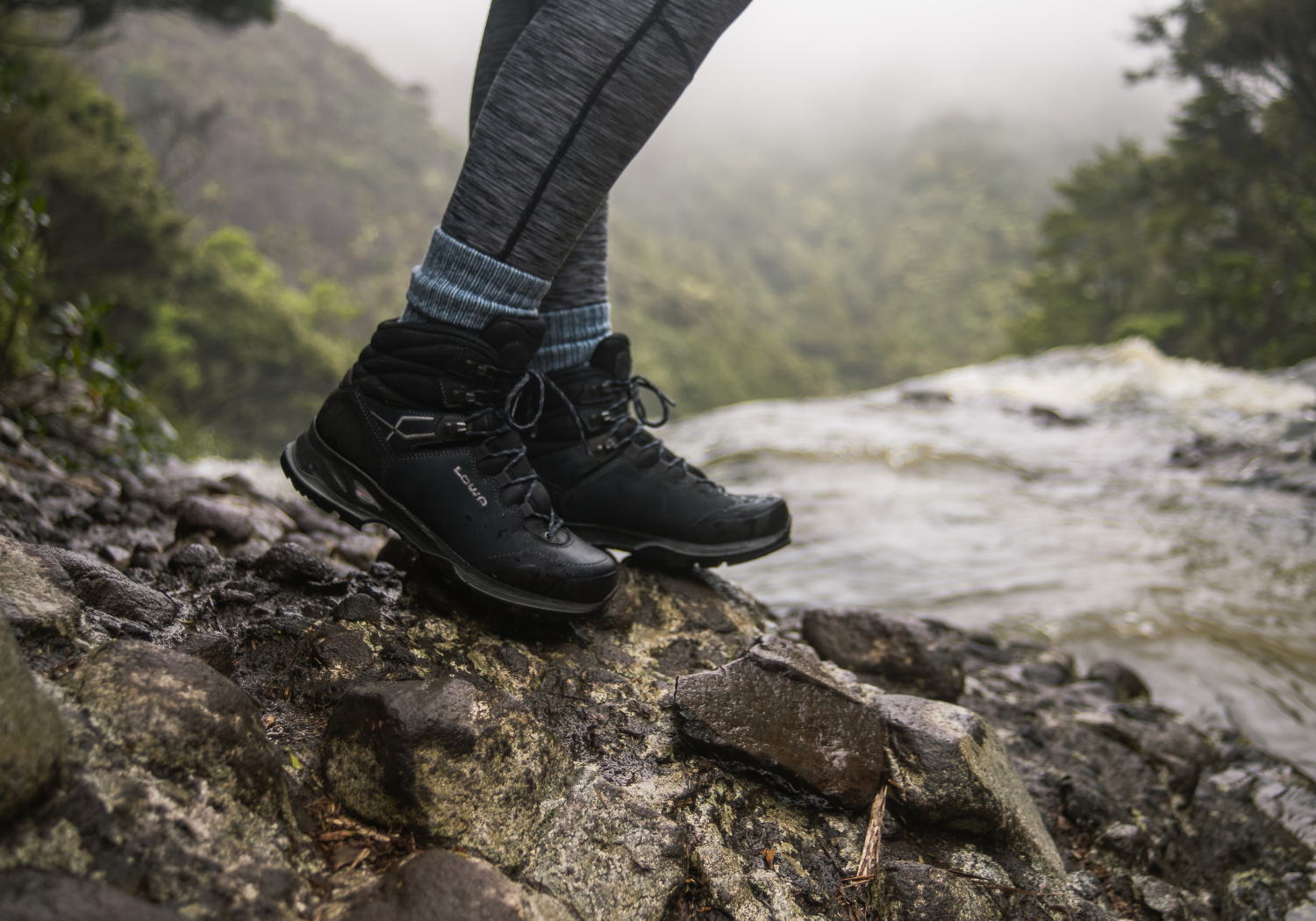 Heavy duty walking boots on sale